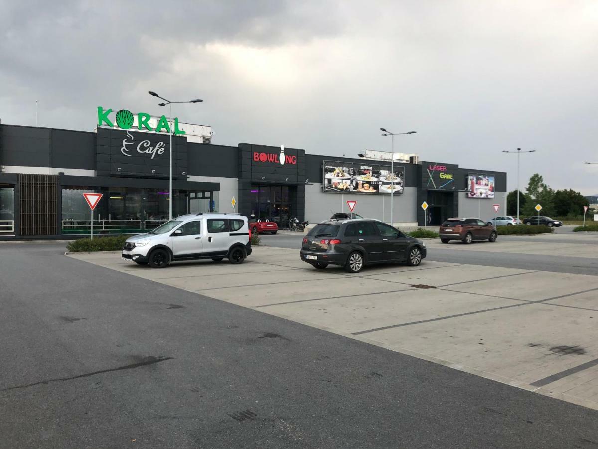 Apartment Tekelova 95M2 Presov Exterior photo